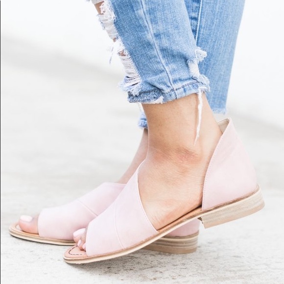 🆕LAST! Corey Blush Cut Out Flats - Picture 2 of 5